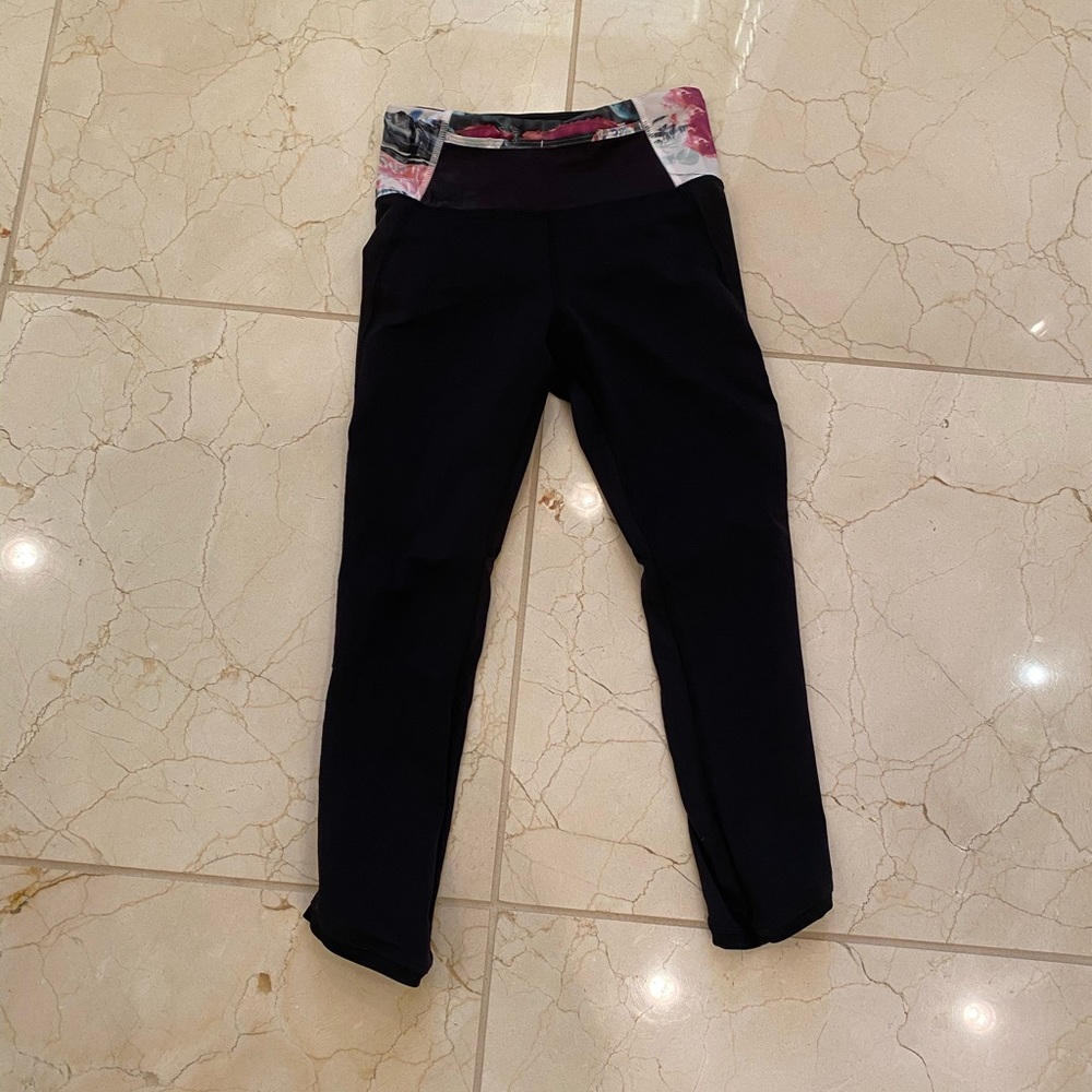 black lululemon leggings